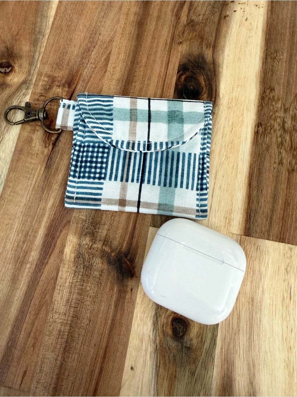 Keychain AirPod / Earbud Case